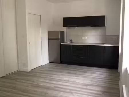 t2 non meublé 49.3 m2 (102jda) cholet gare  entièrement rénové  disponible