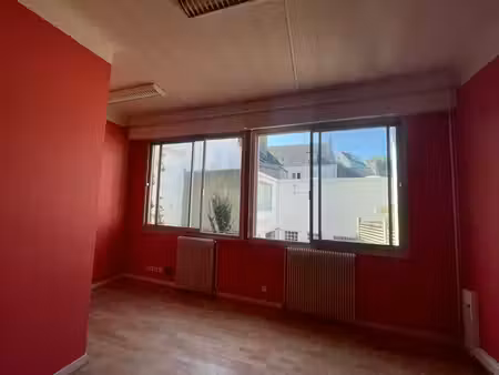 location bureaux hennebont 56700 85m²