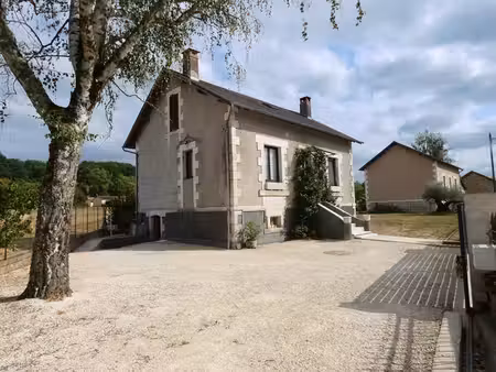 maison 92 m2 / 3 chambres / cave / jardin