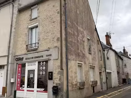 immeuble avec local commercial et appartement de 3 pièces indépendant