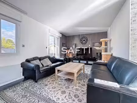 maison de 115 m2 avec piscine et une vue dégagée