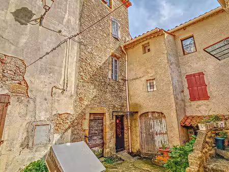 belle maison de caractère avec terrain non attenant et mazet
