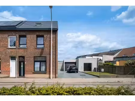 gerenoveerde woning met tuin en polyvalent bijgebouw te reet