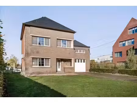 authentieke woning met 4 slpkrs  loft en magazijn te o-l-...