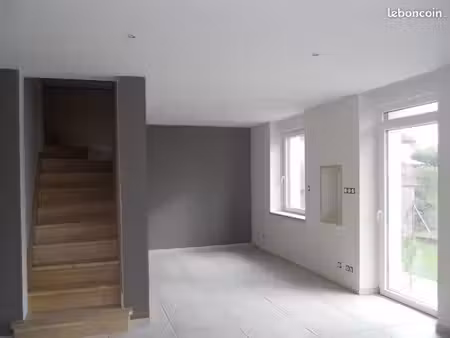 maison entièrement rénovée en 2014- 114 m2 sur 295 m2 de terrain - dpe : c- 3 chambres- te