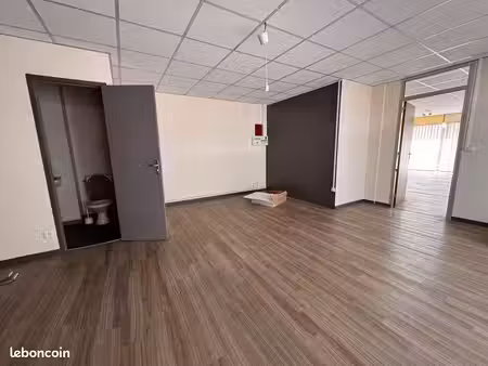 local commercial et/ou bureaux / ou logement rue nationale pontivy 65 m2
