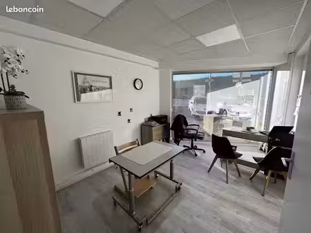 local commercial 62 m2 à louer