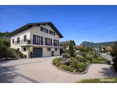 maison 10 pièces 181 m²