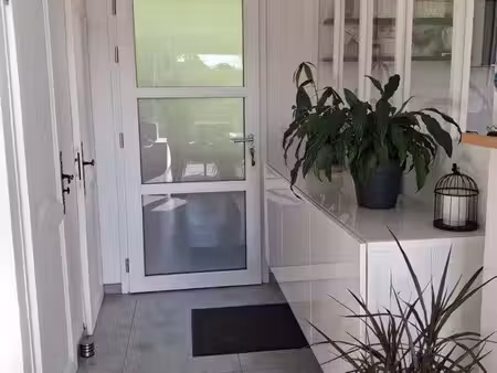 maison mitoyenne rénovée et lumineuse avec terrasse  jardin et garage à nonglard