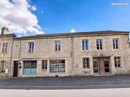 12 pièces 460 m²