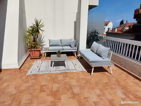 3 pièces meublé de 54 m² avec terrasse exceptionnelle de 80 m² – centre-ville d'antibes – 