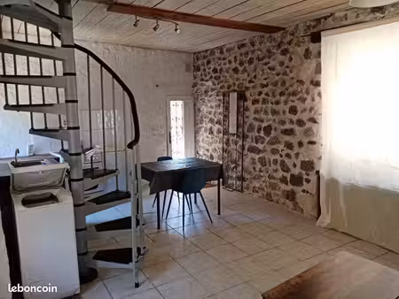 f2 place aurinques 55m2 proche ecoles hopital iut