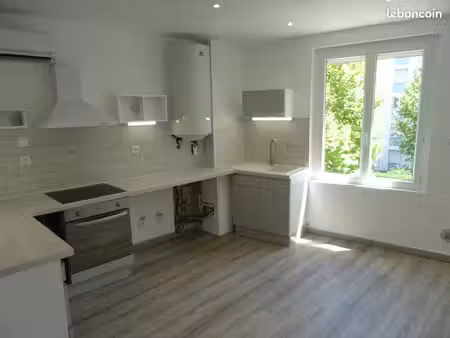 appartement t2 très lumineux et climatisé de 52 5 m² entièrement rénové