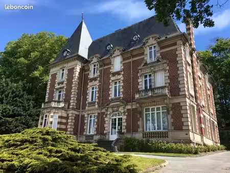 très beau studio dans propriété standing centre historique de clermont 35m2