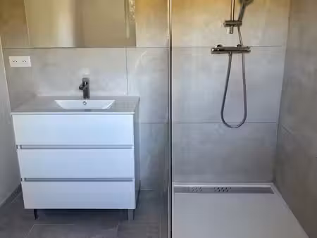 appartement t3 60m² entièrement rénové - plan de grasse - calme