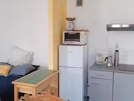 studio avec véranda et jardinet