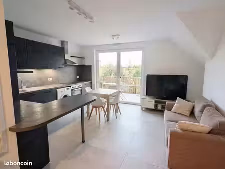 loue 2 pièces très récent