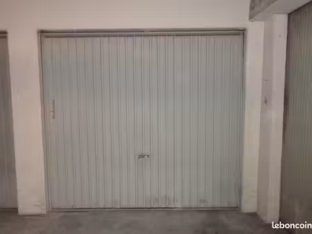 garage pour voiture   moto ou stockage