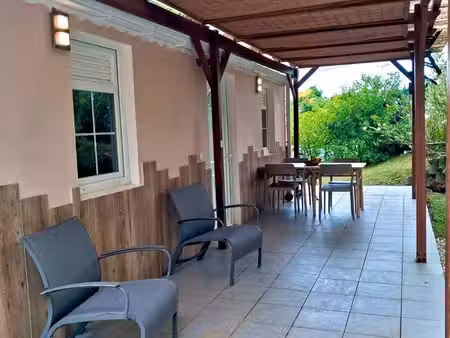 splendide villa indépendante haut standing t3 avec jardin privé  terrasses et parking priv