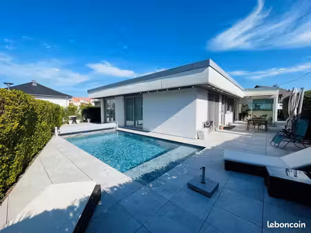 maison plain-pied avec piscine village neuf – idéale pour famille à 6 km de la suisse et d