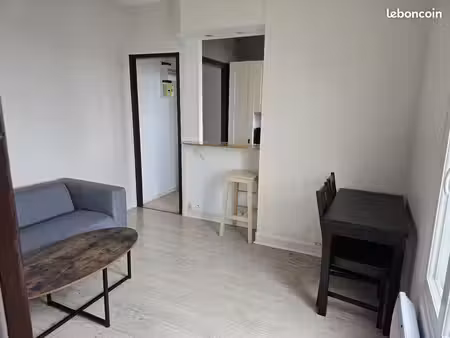 location meublée - appartement 2 pièces - 30m2 - ivry sur seine (proche métro mairie d'ivr