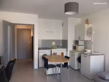 loue studio meublé