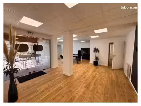 local commercial et/ou bureaux rue nationale pontivy 101 m2