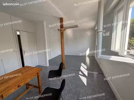 bureaux 80 m²