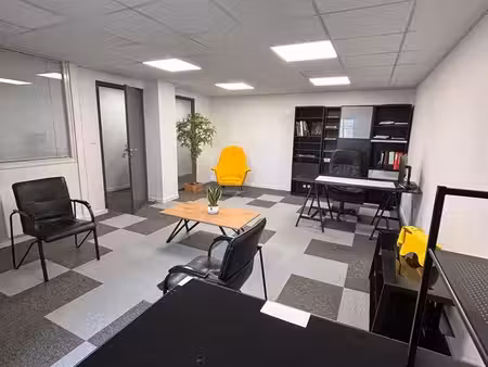 grand bureau privatif 29 m² – cœur de lorient