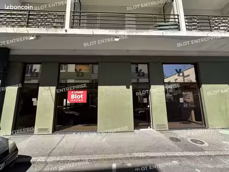 local commercial 125 m²