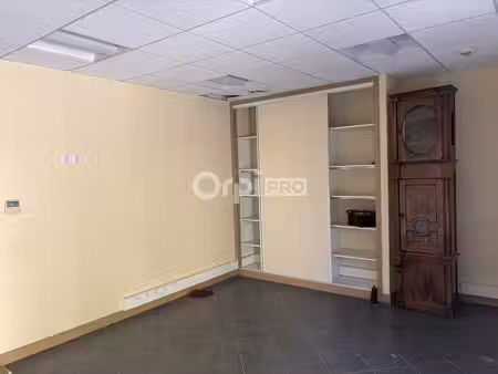 location bureaux avignon 84000 152m²