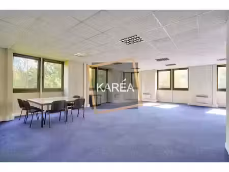 location bureaux croissy beaubourg 77183 193m²