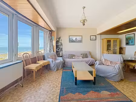 appartement met frontaal zeezicht en zonnig terras van 30 m² in koksijde