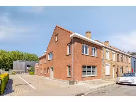wil je kopen of verkopen? bij era vandille begeleiden we je deskundig en resultaatgericht.
