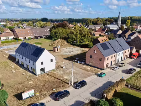 prachtige ben-nieuwbouwwoningen mét autostaanplaats of carport inbegrepen! laatste loten b