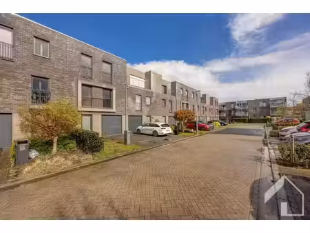 ruime woning op een rustige locatie!