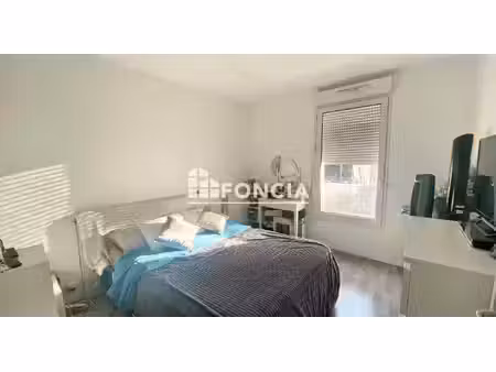 appartement t2 proche quai de seine