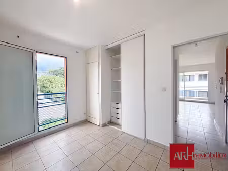 appartement t2 avec stationnement-libre de toute occupation