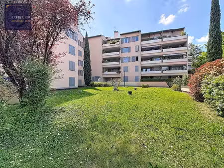 t4 - 82 5 m2 - 3 chambres - balcon - parking sous sol - cave