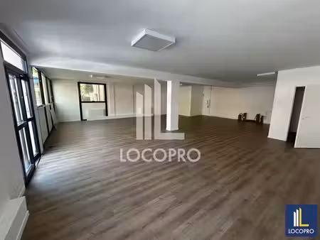 vente bureaux saint-laurent-du-var 06700 121m²
