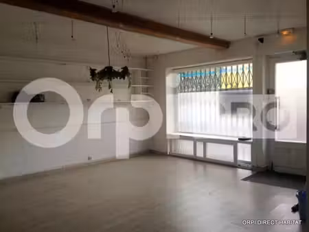 location commerce civrieux 01390 48m²
