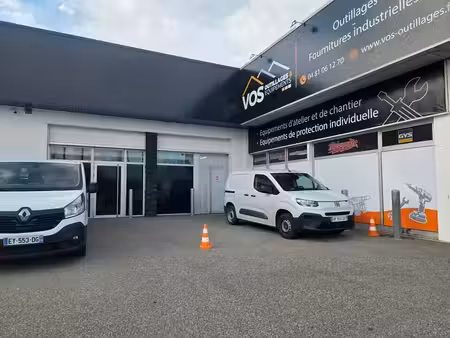 location commerce 195m²