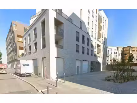 location commerce montreuil 93100 600m²