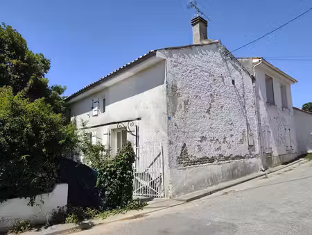 vente maison 4 pièces  160.00m²  néré