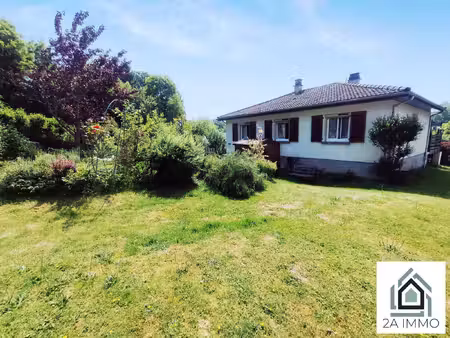 maison à proximité des commodités de pontaumur