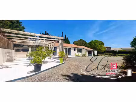 villa de plain pied  3 chambres  garage  terrasse  plus de 3 200 m² de terrain