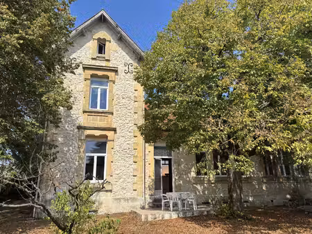 maison de caractère avec six chambres  idéale pour une famille ou maison secondaire