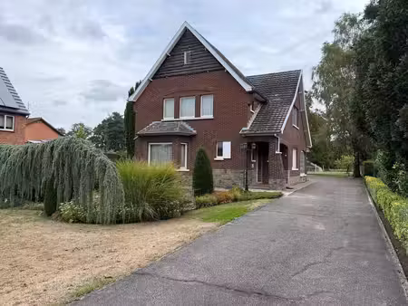 vrijstaande woning met royale tuin