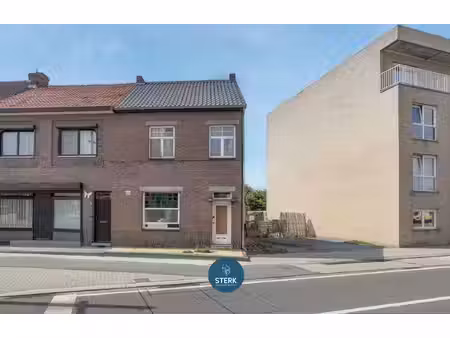 te renoveren woning in het centrum van maasmechelen !