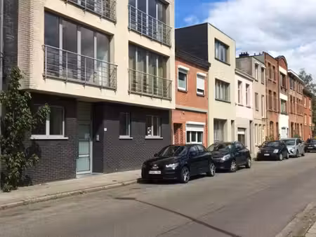 appartement te koop in merksem met 2 slaapkamers